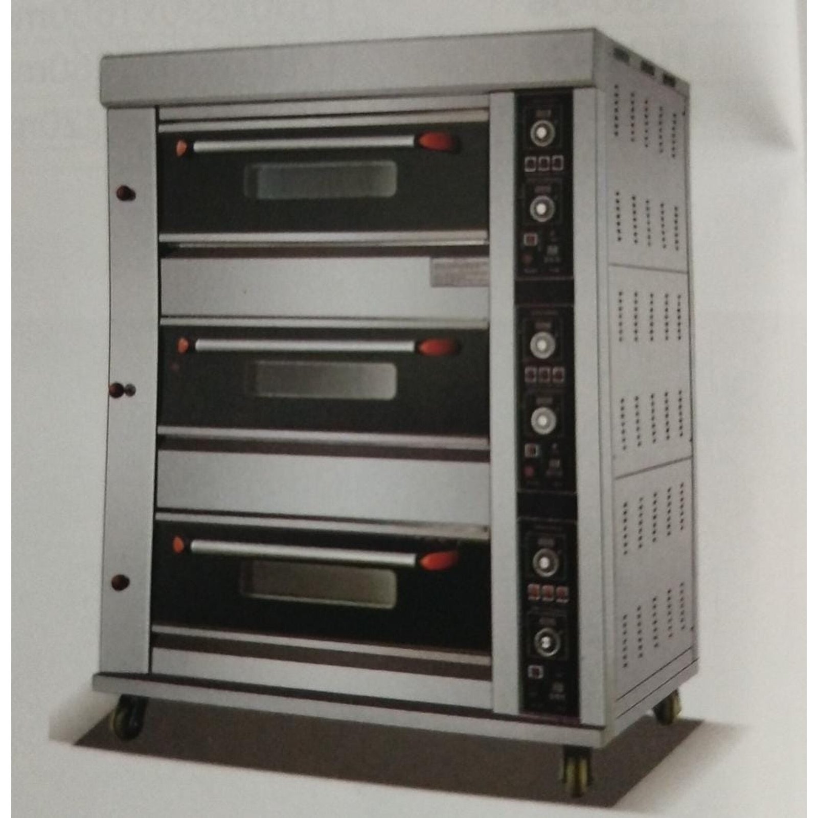 3 Deck 9 tray Gas Oven